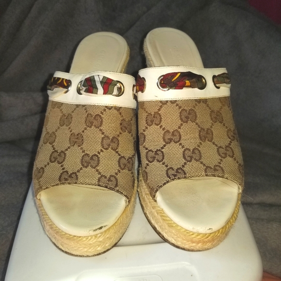 Gucci GG Logo Canvas And Leather Wedge Espadrille Sandals Size 7 - Picture 9 of 10